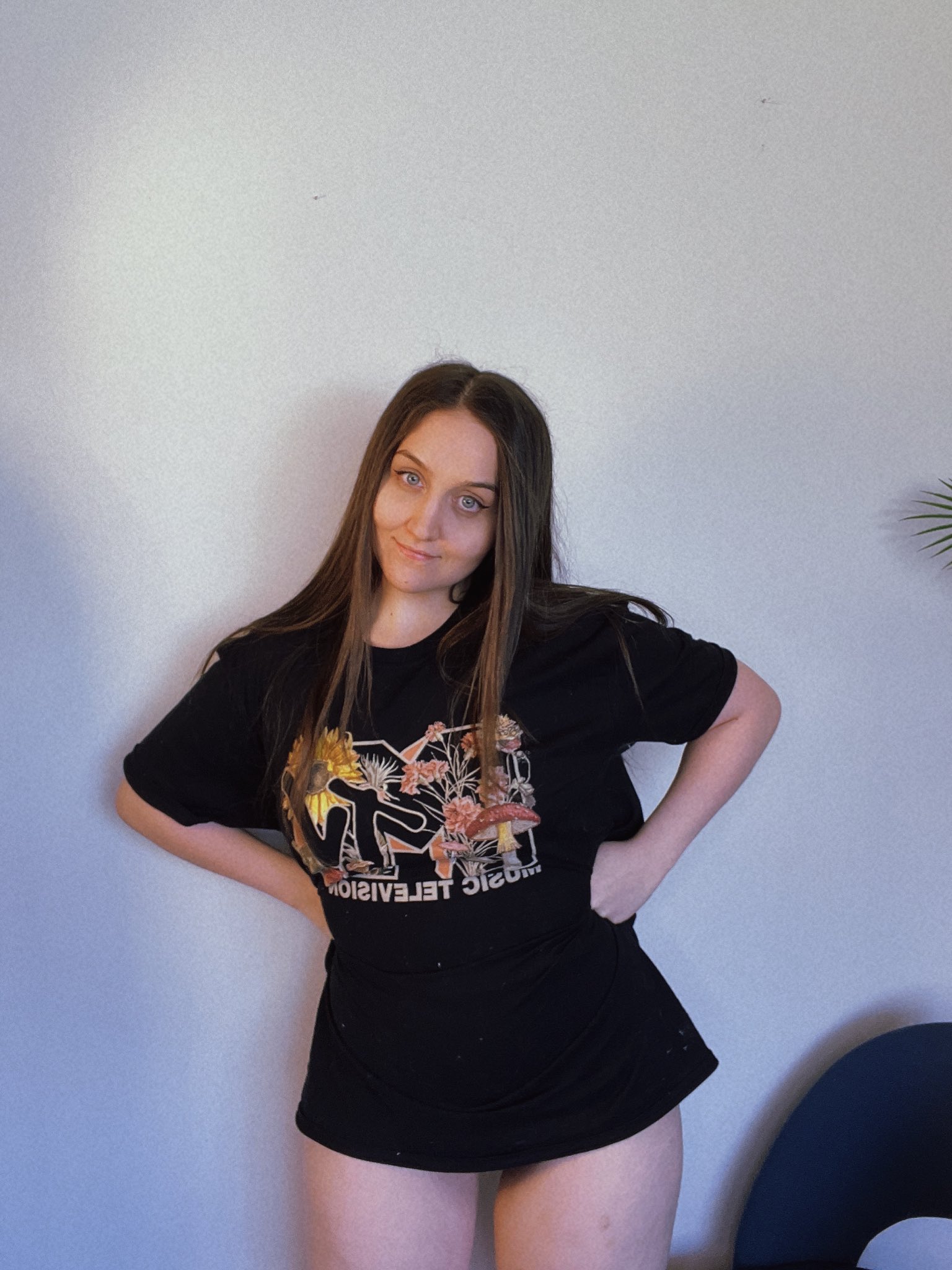 Elle Squishy - @mylittlepage OnlyFans Get photos