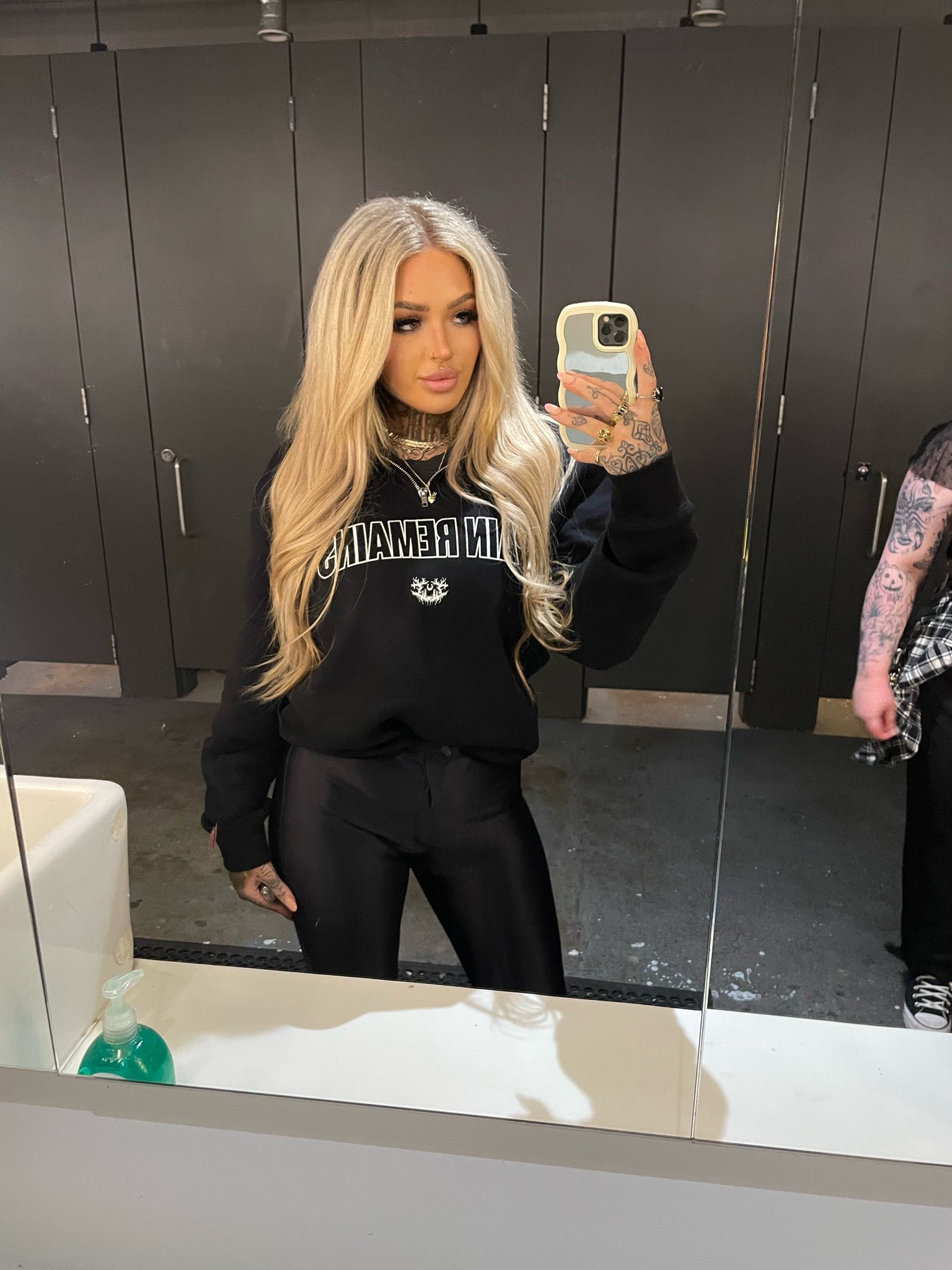 Cassie Xgla - @cassiexgla OnlyFans Get photos