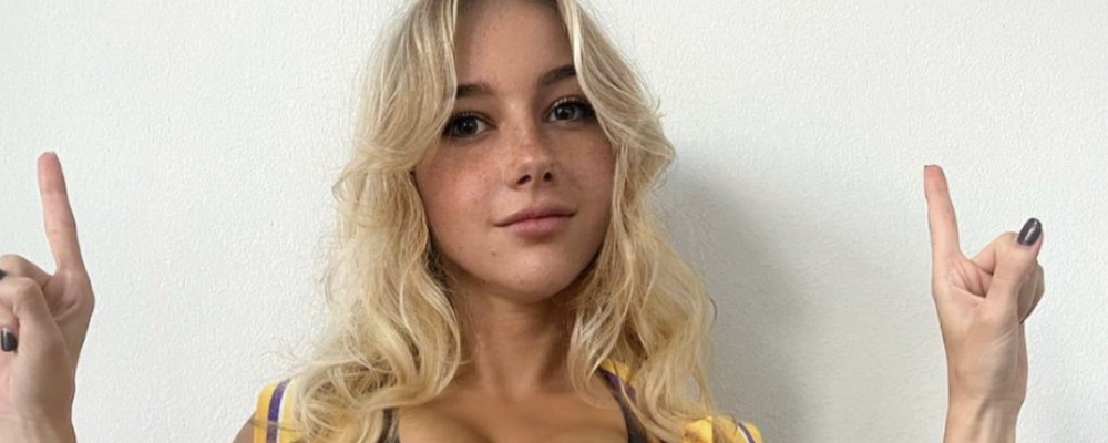 Zoe Moore - @zooemoore OnlyFans Get photos