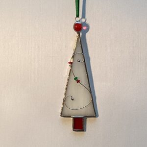 witte kerstboom met kralen