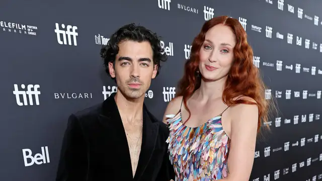 There is still a divorce between Joe Jonas andSophie Turner