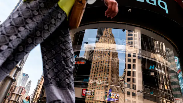 Borse Dubai plans to sell part of its stake in the Nasdaq in a deal that could be worth as much as $1.6 billion