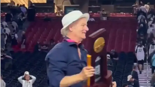 Bill Murray lifted the trophy after the second national title for the University of Connecticut
