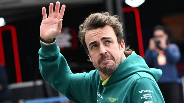 Alonso set for awkward F1 reunion as Aston Martin star holds clear-the-air talks