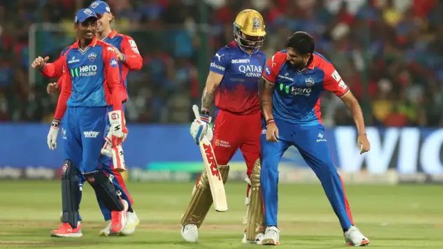 Viral Video: Ishant Sharma Gives Virat Kohli Fiery Send-Off After Taking His Wicket And Bumps Into RCB Batter