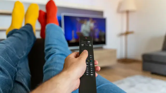 Ofcom warns of the risks of switch-off of traditional television