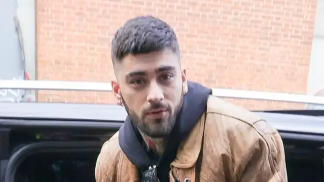 Zayn Malik amazes fans with emotional performance in London