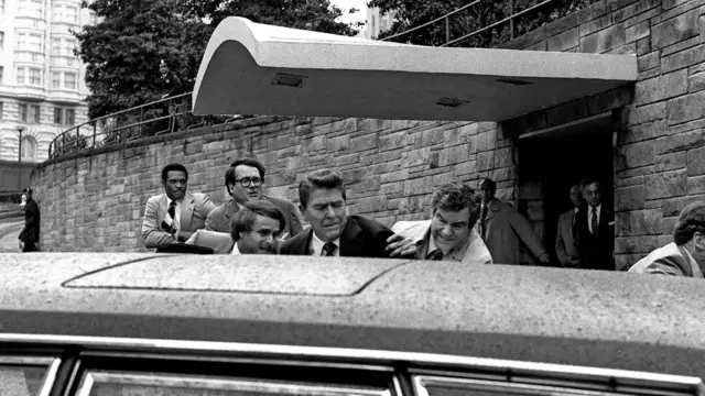 Pulitzer Prize-winning AP photographer Ron Edmonds dies at age 77