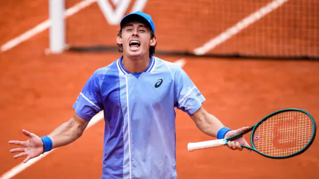 Alex de Minaur makes history at French Open by reaching quarter-finals
