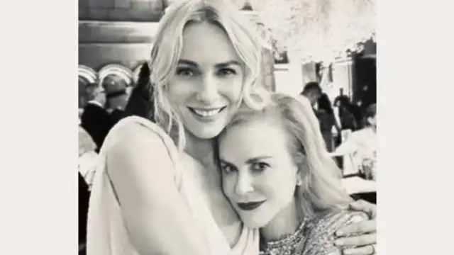 Nicole Kidman and Naomi Watts are posing for a picture