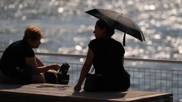 Long-lasting heat wave threatens Midwest to East Coast, triggering wildfire concerns