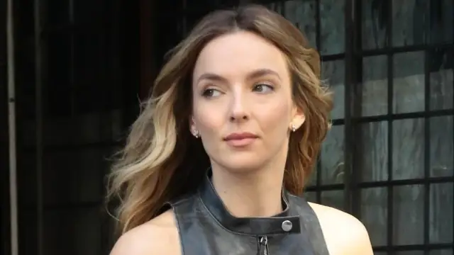 Jodie Comer wore a crop top to the premiere of The Bikeriders