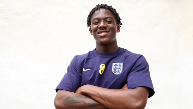 Kobbie Mainoo downplays the clamour for England midfield spot