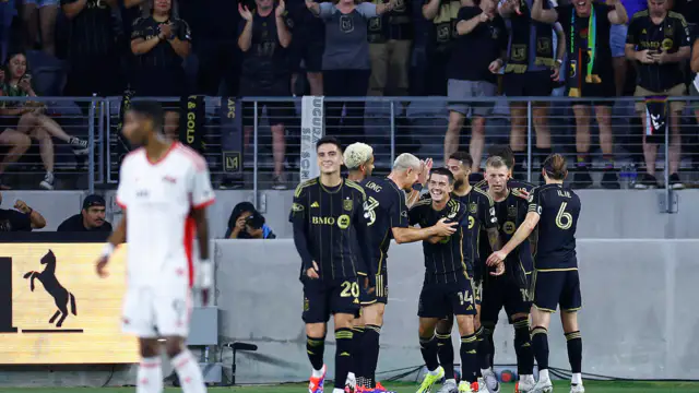 Kei Kamara surpasses Landon Donovan in MLS goal record during LAFC's dominant 6-2 win over San Jose Earthquakes
