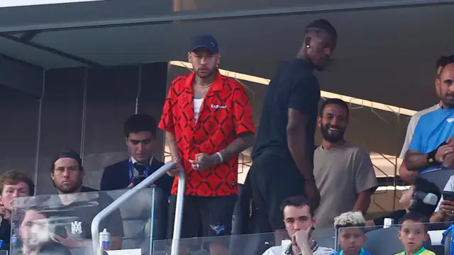 As Vinicius Jnr was taken off against Costa Rica, Neymar was left confused