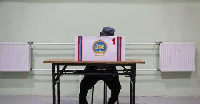 Mongolia Conducts Democratic Election Amid Disillusionment and Challenges