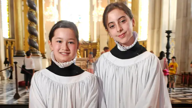 Girls make history by joining St Paul's Cathedral Choir after 900 years