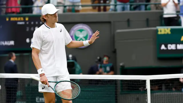 Alex De Minaur progresses to Wimbledon quarter-finals with injury concern