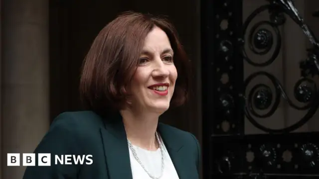 The Labour party is pushing to recruit 6,500 new teachers