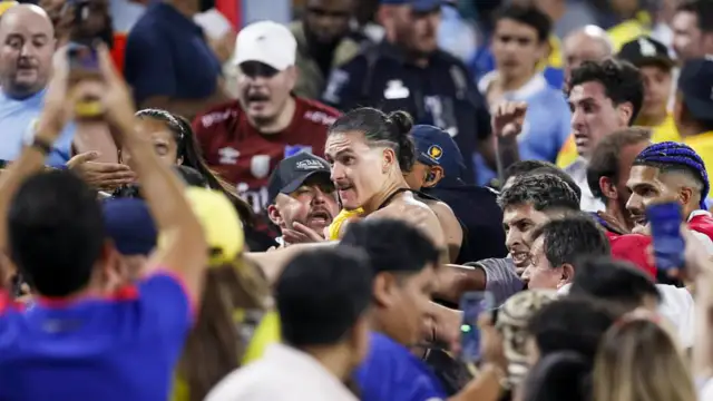 Liverpool's Darwin Núñez involved in altercation with Colombian fans post-match