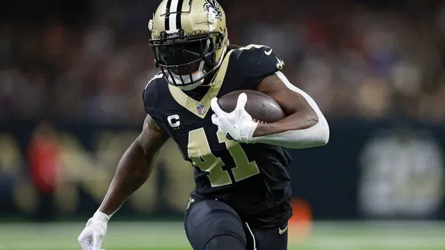 Travis Etienne says sharing backfield with Alvin Kamara will benefit both