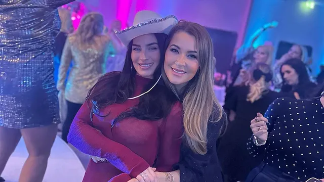 Annie Kilner posts festive photos while fighting divorce from Kyle Walker