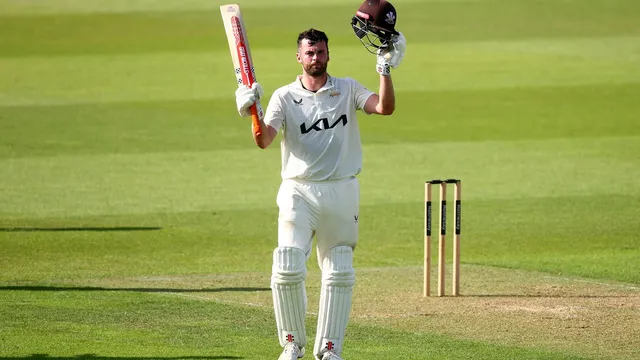 Dom Sibley scores record 305 runs leading Surrey to 820