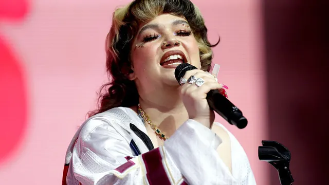 Lola Young seeks help after stage collapse following addiction struggles