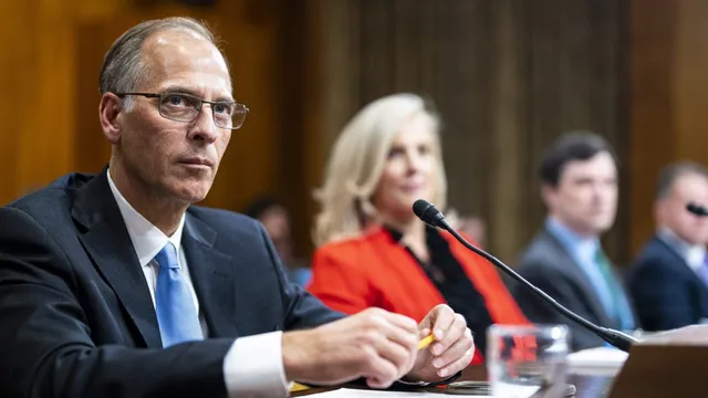 Mark Zandi warns of dangerous market and economy disconnect