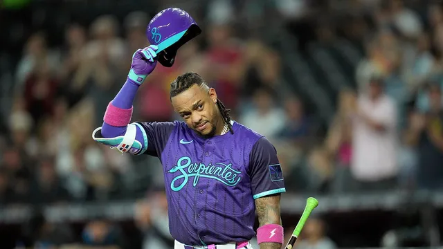 Ketel Marte breaks down after fan mocks his late mother