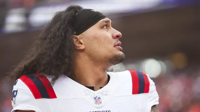 Jaguars bolster defense by signing linebacker Jahlani Tavai