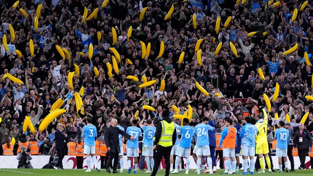 Merseyside Police arrest 10 and officer injured after Liverpool-Manchester City match crowd trouble
