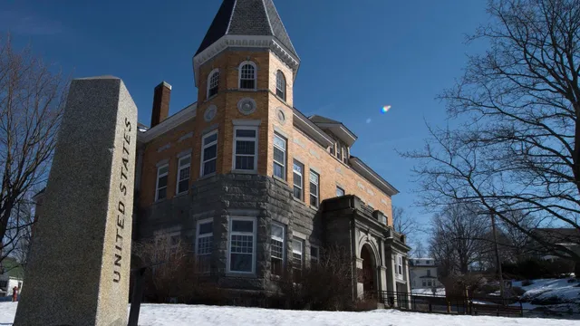 U.S. closes main Canadian access to historic library
