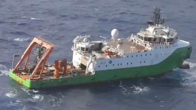Philippines Coast Guard confronts Chinese vessel for unauthorized operations