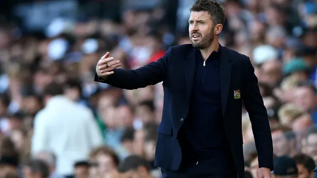 Manchester United face Tottenham without three injured players in Premier League match