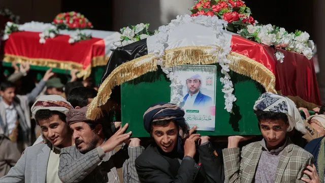 Saudi Arabia urges Yemen separatists to leave two governorates amid coalition tensions