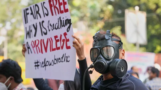 Residents protest as Delhi's air quality reaches severe levels