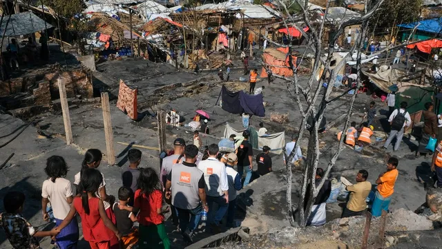Fire devastates Rohingya refugee camp, displacing thousands