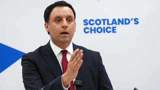 Anas Sarwar pledges to ban transgender women from female prisons