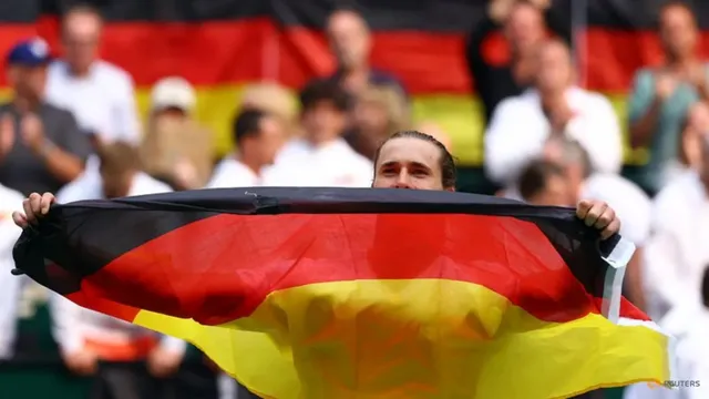 Alexander Zverev secures Germany's place in Davis Cup Final 8 with win over Croatia