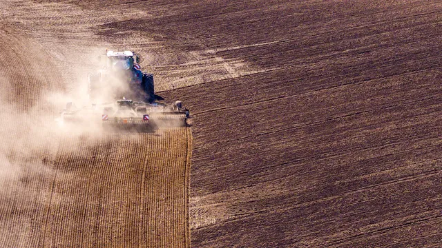 USDA announces $10 billion aid package for struggling farmers