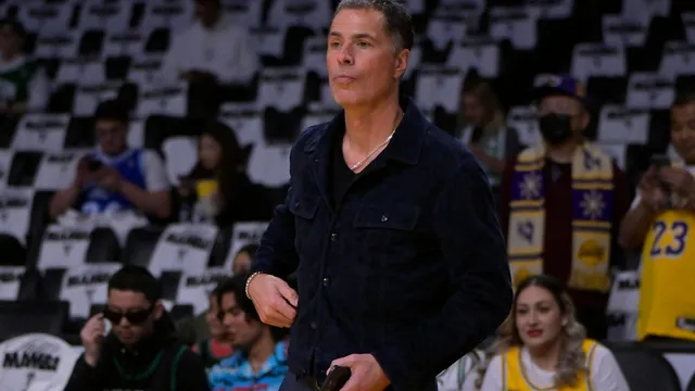 Rob Pelinka extends contract and becomes president of basketball operations for Lakers