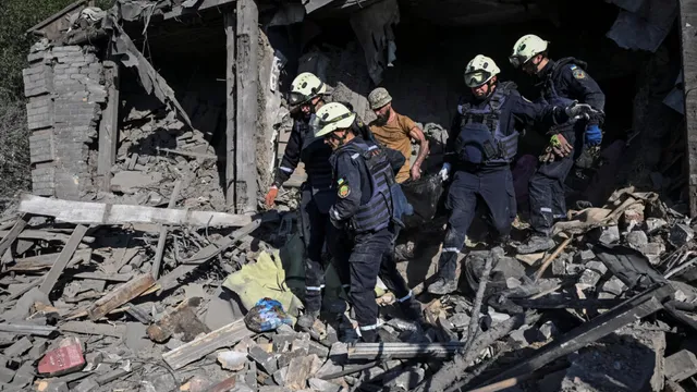 Russian airstrikes devastate Zaporizhzhia with glide bombs