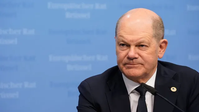 Scholz condemns Merz's ultimatum proposal to Russia over missile deliveries