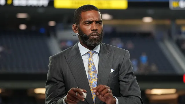 Randy Moss triumphantly returns to ESPN after cancer battle