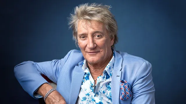 Rod Stewart backs Nigel Farage, urges public to give him a chance