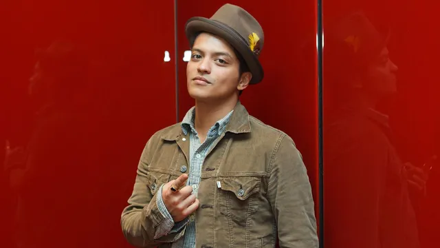 Bruno Mars Joins Rihanna, Nicki Minaj, And Justin Bieber With His New Smash