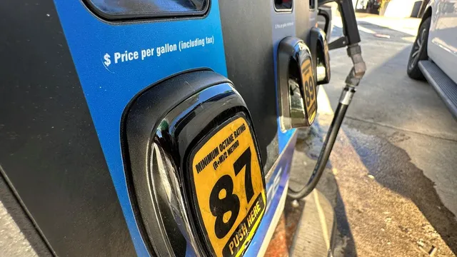 Michigan gas prices drop as holiday travelers return home