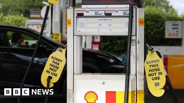 Australians face fuel shortages but urged to travel during Easter
