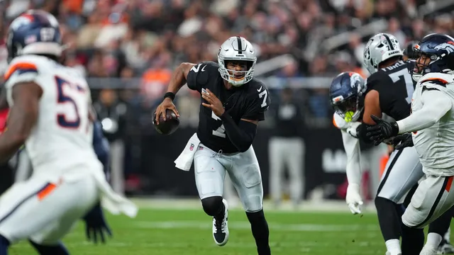 Geno Smith injured as Raiders face seventh consecutive loss